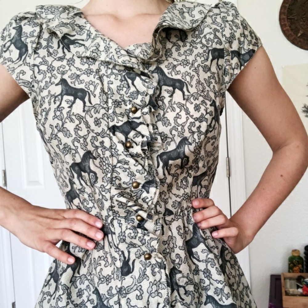 Anthropologie Vanessa & Virginia Gray Tan Horses Blouse